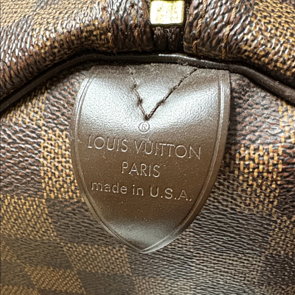 Louis Vuitton Speedy 30 Bandouliere
Damier Ebene plus wallet - Picture 5 of 17